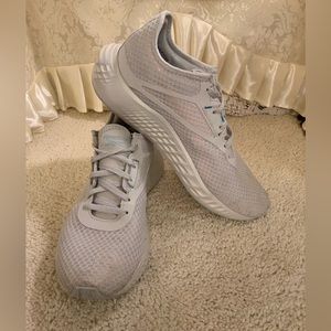REEBOK  SNEAKERS